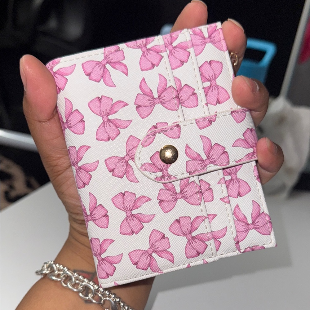 Pink bow Wallet with Keychain - Picture 5 of 6